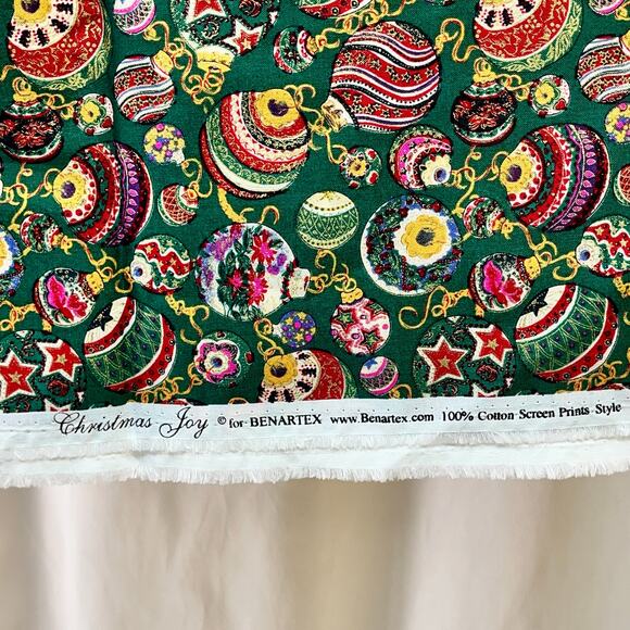 Christmas Fabric Remnants 2 Yds/Lot of 2 Pcs Cotton Poinsettias Ornaments New - Picture 2 of 5